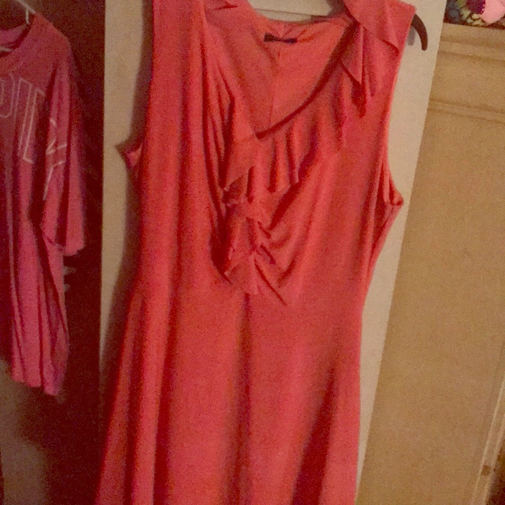 No sleeves dress